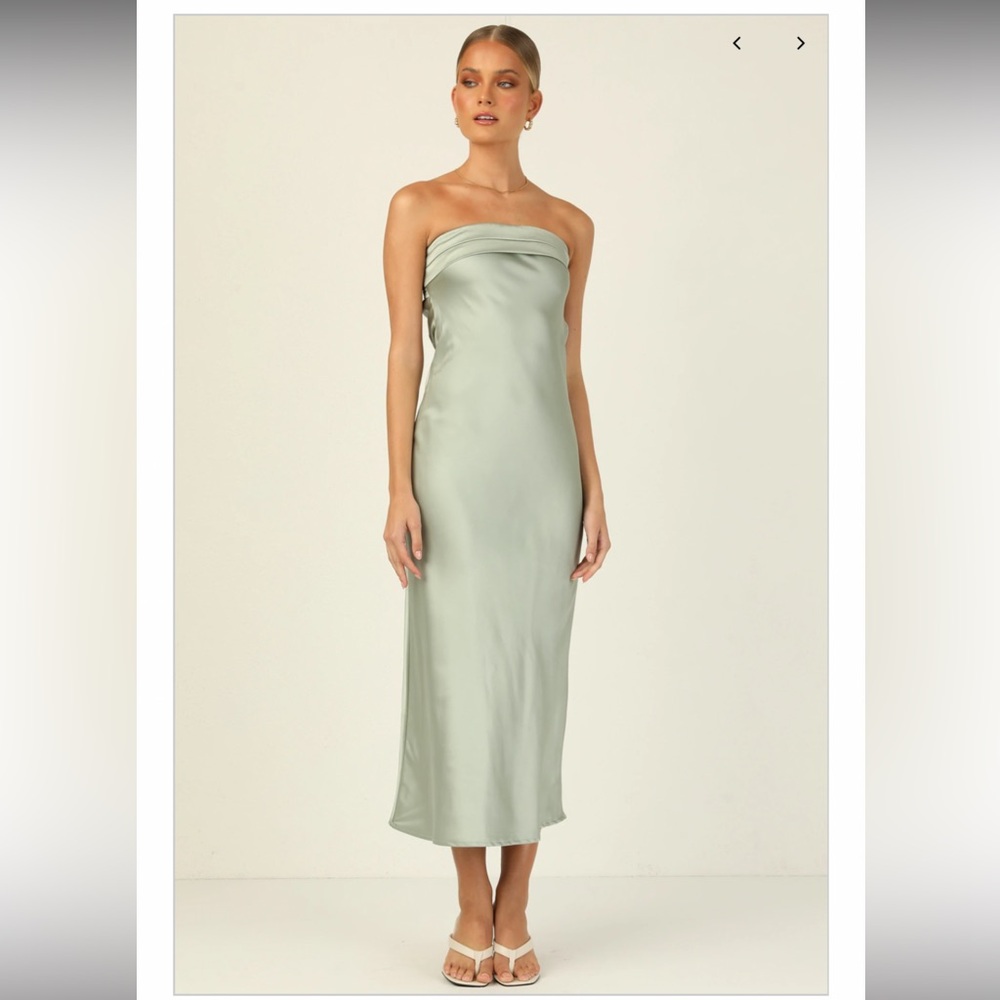 Runway Scout Natalia Strapless Green Silky Dress